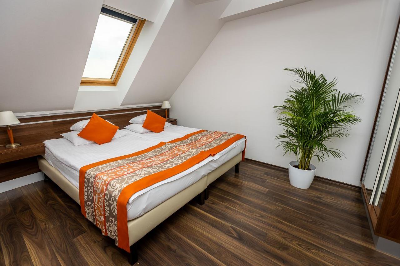 Vinosseum Bor- és Apartmanház Sopron Exterior foto