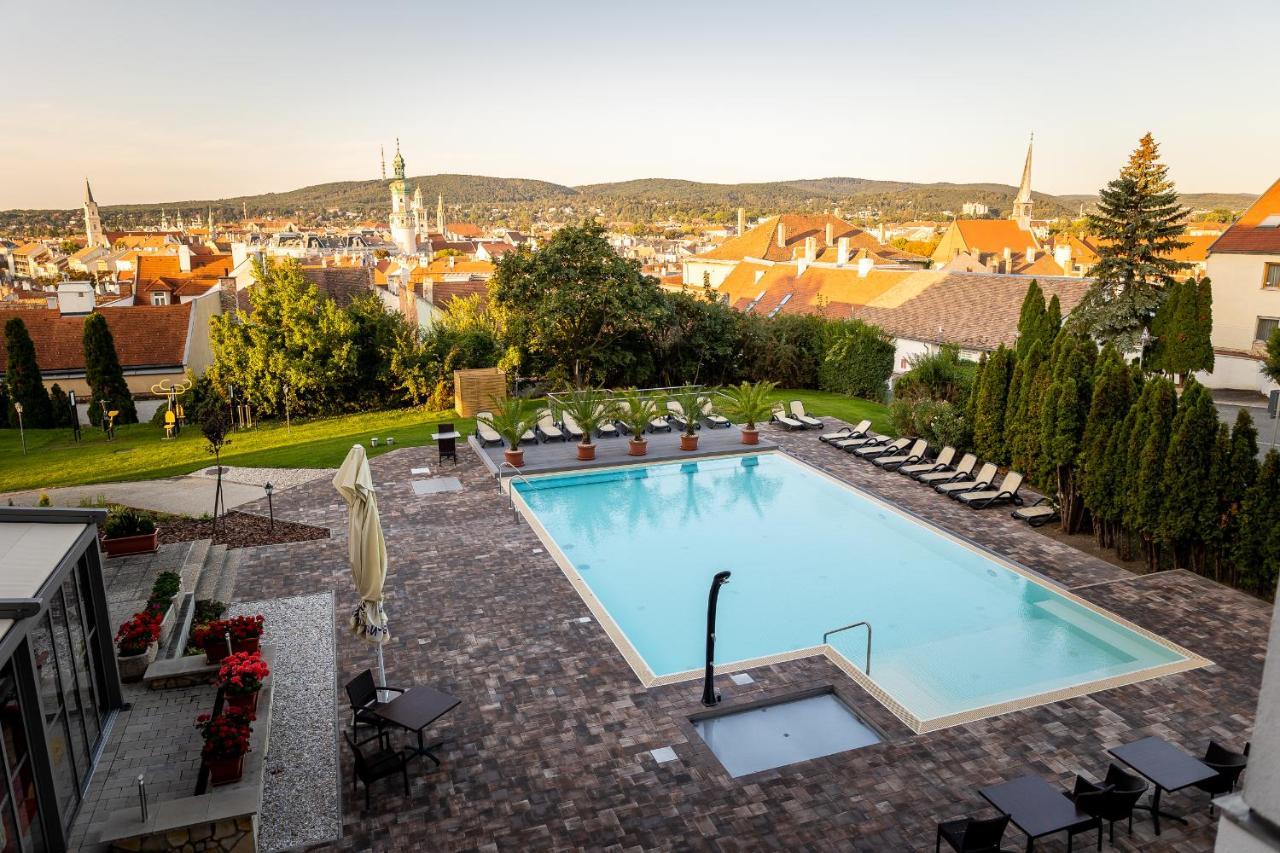 Vinosseum Bor- és Apartmanház Sopron Exterior foto